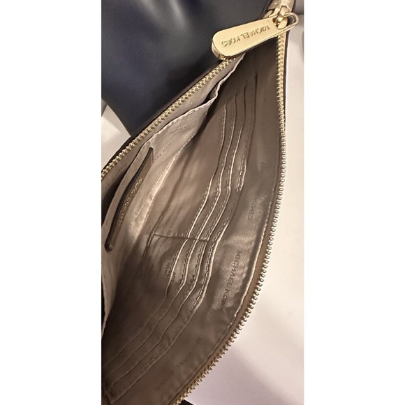 Michael Kors Gold Metallic Leather Wristlet Pouch Clutch Bag Glam cocktail 40-13